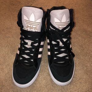 Adidas high top shoes size 8 1/2